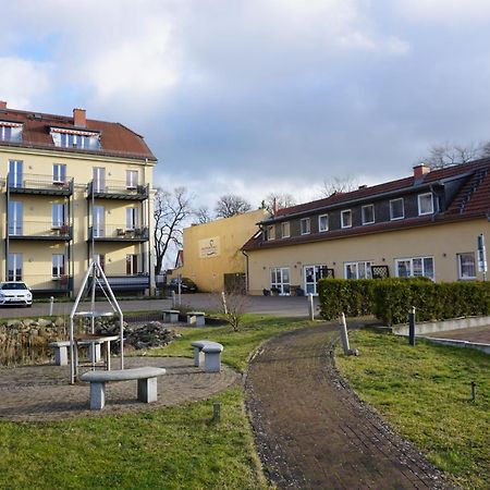 Einraumapartment Im Erdgeschoss Mit Seeblick Rheinsberg Extérieur photo
